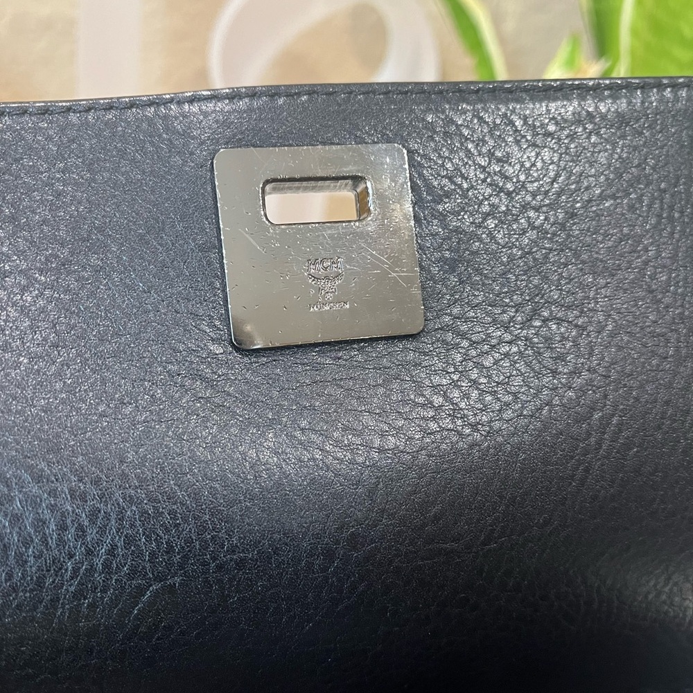 MCM BLACK EMBOSSED LEATHER MESSENGER BAG - Picture 9 of 15